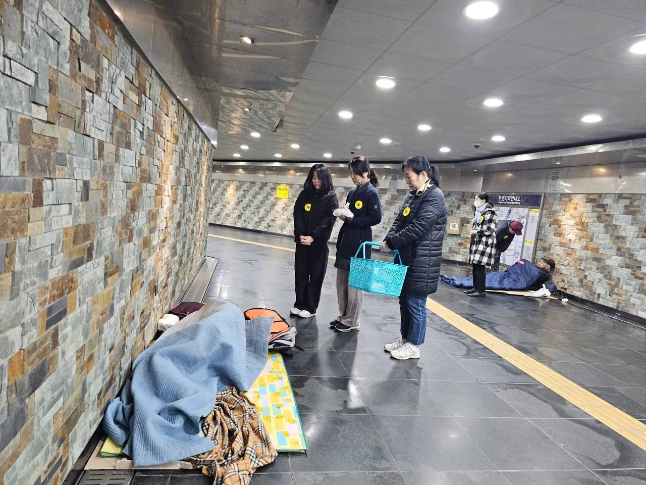 서울역 노숙인, 거리의 천사들 사역(11월 15일) 썸네일